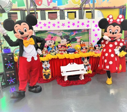 mickey-e-minnie-personagens-vivos-cosplay-cover-mooca-servicos-para-festas-infantis-e-eventos-no-319838967-big-0