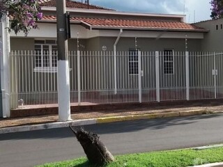 VENDESE CASA PARA FINS COMERCIAIS ou RESIDENCIAIS Cordeiropolis SP Encontre loja venda Cordeiropolis SP no [***] 