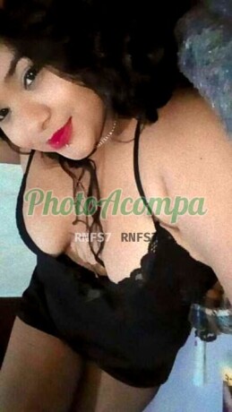 stefany-novinha-deliciosa-com-local-bem-discreto-big-1