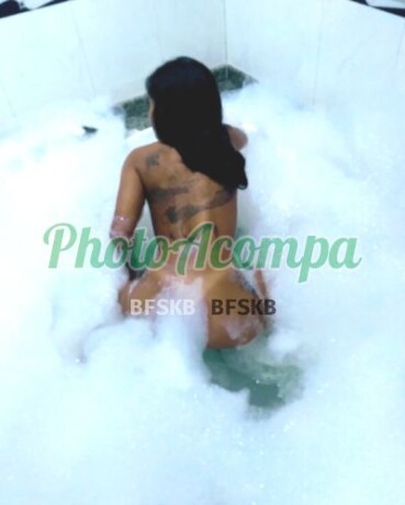 jlia-sua-morena-baixinha-e-sensual-com-local-sua-espera-big-0