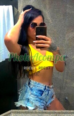 larissa-trans-ninfetinha-doida-pra-fuder-e-chupar-pica-big-1