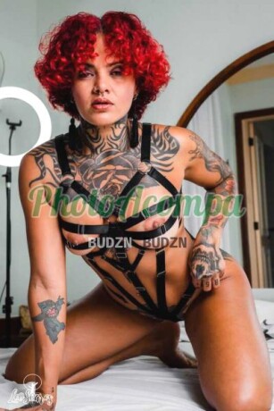 camille-linda-carioca-ruiva-e-tatuada-tudo-o-que-voc-precisava-big-0