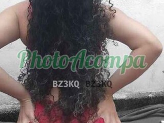 Bruna Fox morena do peitinho durinho e bundo sem frescurinha 