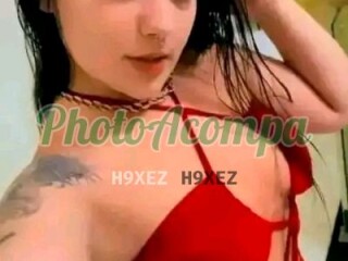 Rafaela morena bem experiente de lindas tatuagens 