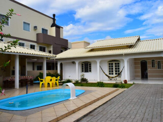 Casa de temporada em Praia dos Ingleses, Florianópolis Santa Catarina. Casa com piscina para 6 pessoas, 3 dormitórios - Cód 9147