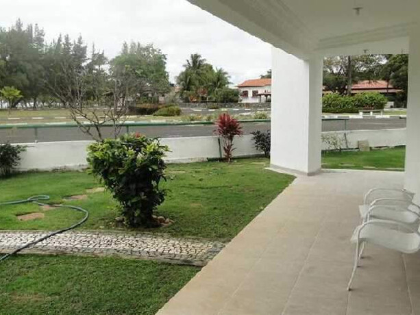 casa-de-temporada-em-guarajuba-camacari-bahia-guarajuba-casa-ampla-vista-mar-54-piscina-e-churrasqueira-a-50-metros-do-mar-big-0