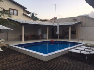 Casa de temporada em Guarajuba, Camacari Bahia. Venda - Casa ampla 5 quartos - Piscina e quiosque com churrasqueira a 150 metros do mar - Condomínio Paraíso